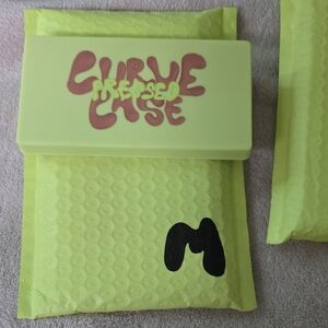Curve Case Pressed Bronzer Palette - Green